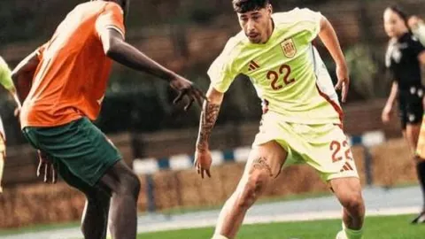 《哪吒3》引期待，《花木兰》导演催更视频曝光