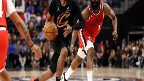 铁锤帮爆冷击败炮兵，维拉强势压制蓝军